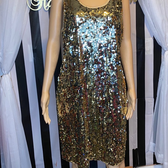 Gold Dress - Picture 2 of 4